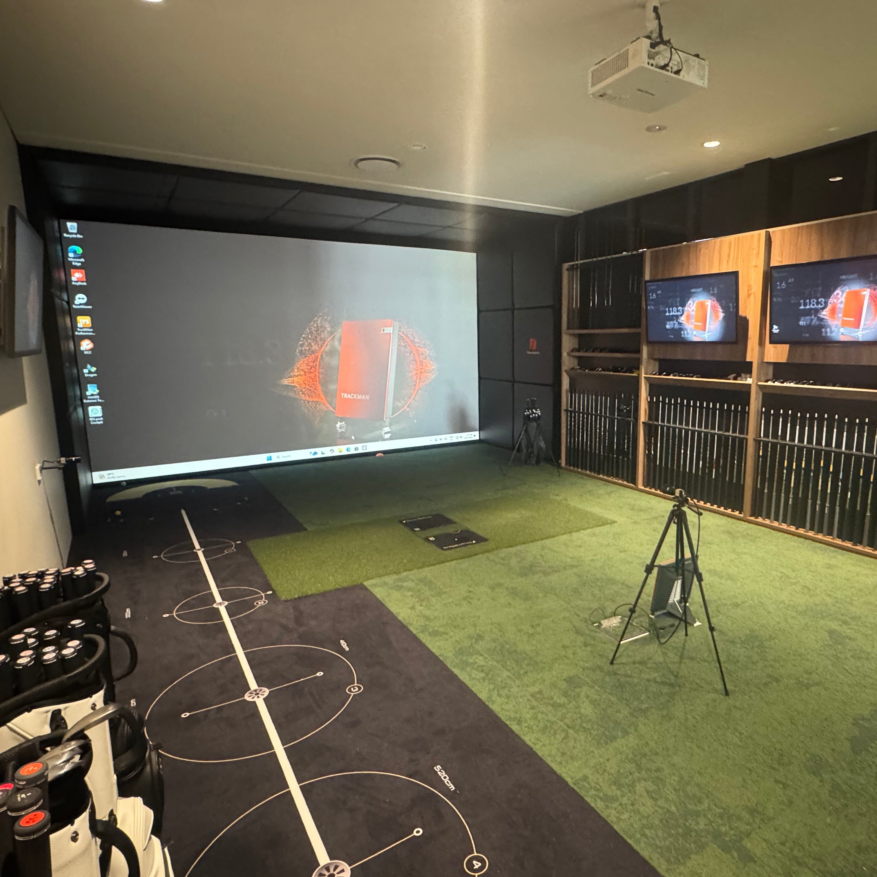 Golf Club & Coaching Studio Build